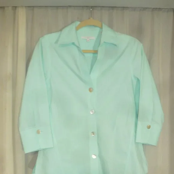 Foxcroft Button- front ,Crisp, Easy-Care, Non-Iron Cotton Shirt Sz 4 - Picture 2 of 10